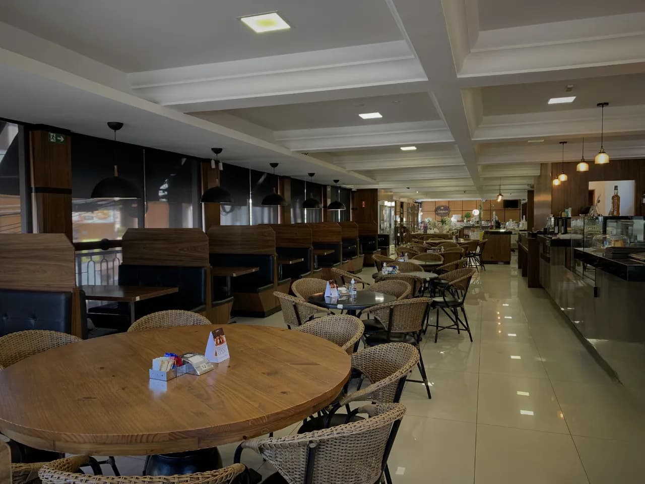 Ambiente acolhedor do Caffè Schiètto em Pedreira